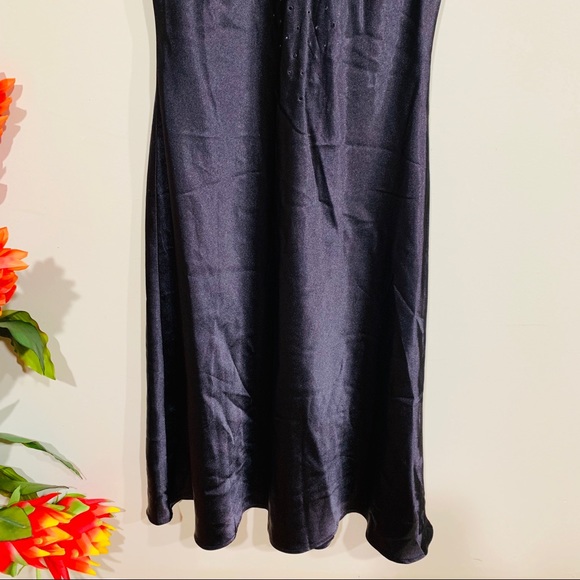 Amanda Smith Midi Fitted & Flowy bottom Dress - Picture 3 of 8